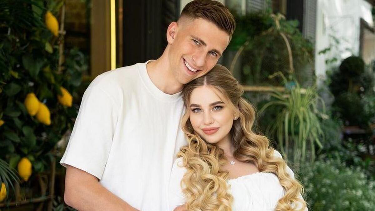 Фото до матеріалу: Ангеліна Забарна привітала чоловіка з титулом чемпіона Франції