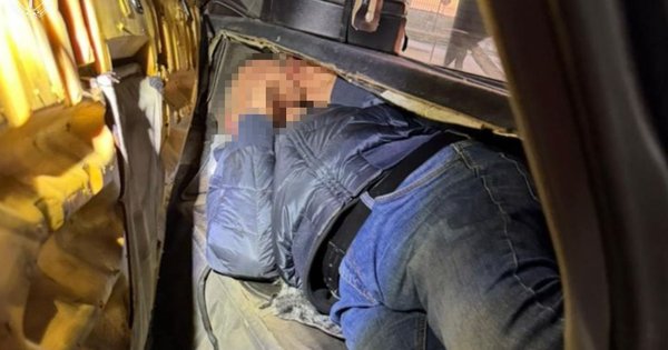Фото до матеріалу: Батько намагався вивезти сина в СЗЧ до Польщі: на Львівщині викрили сховок у автомобілі