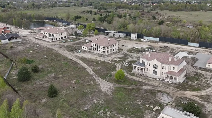 Фото до матеріалу: Підозра Єрмаку, Чернишову та Міндичу у справі про 460 млн грн у будівництві