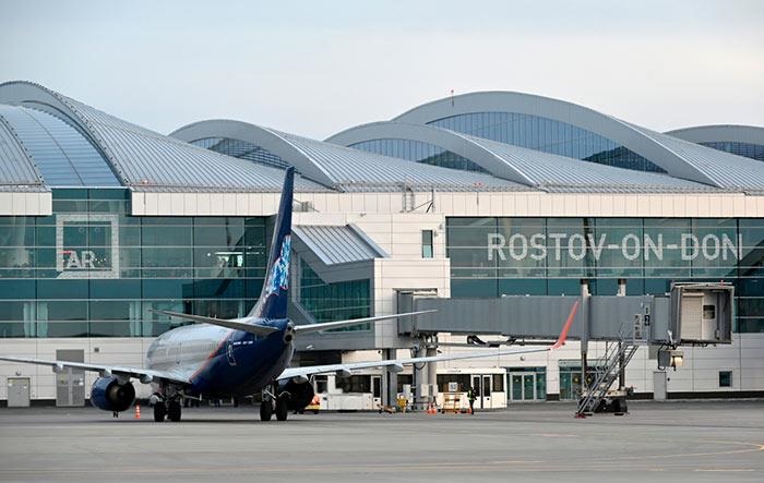Фото до матеріалу: Масштабна авіаційна пауза на півдні Росії: 13 аеропортів зупинили роботу після удару по диспетчерському центру
