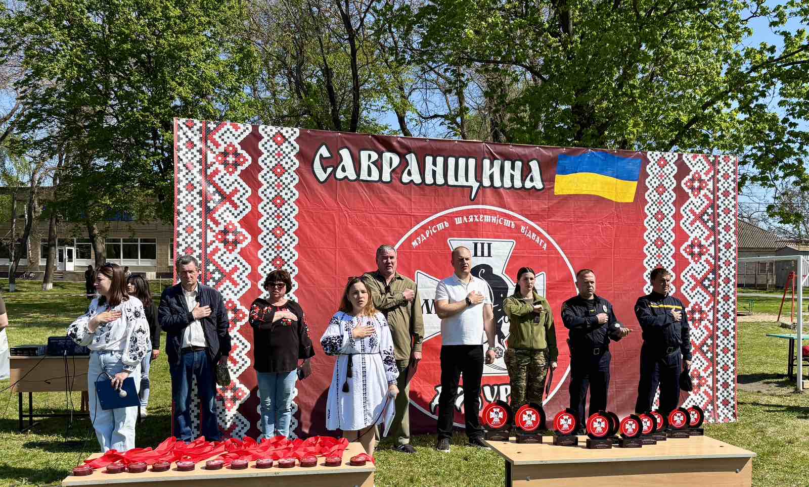 Фото до матеріалу: У Савранському районі стартував етап гри «Джура»: юнаки змагаються у військовій підготовці та історії