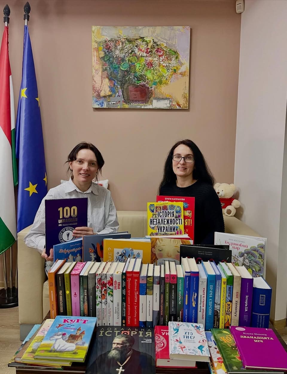 Фото до матеріалу: БФ «Подоляни» відправили понад 50 українських книг до Посольства в Словаччині