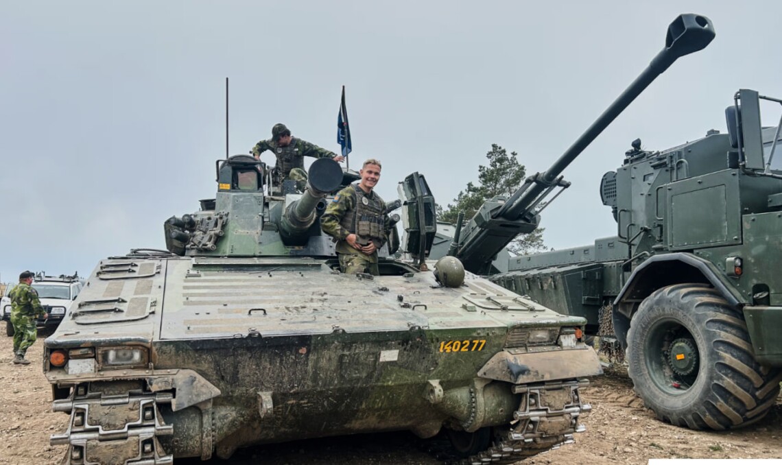 Фото до матеріалу: Українські пілоти «знищили» шведські підрозділи на навчанях НАТО у Швеції