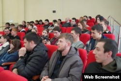 Фото до матеріалу: Студенти з окупації підписують контракт до військ безпілотних систем РФ безпосередньо у деканатах