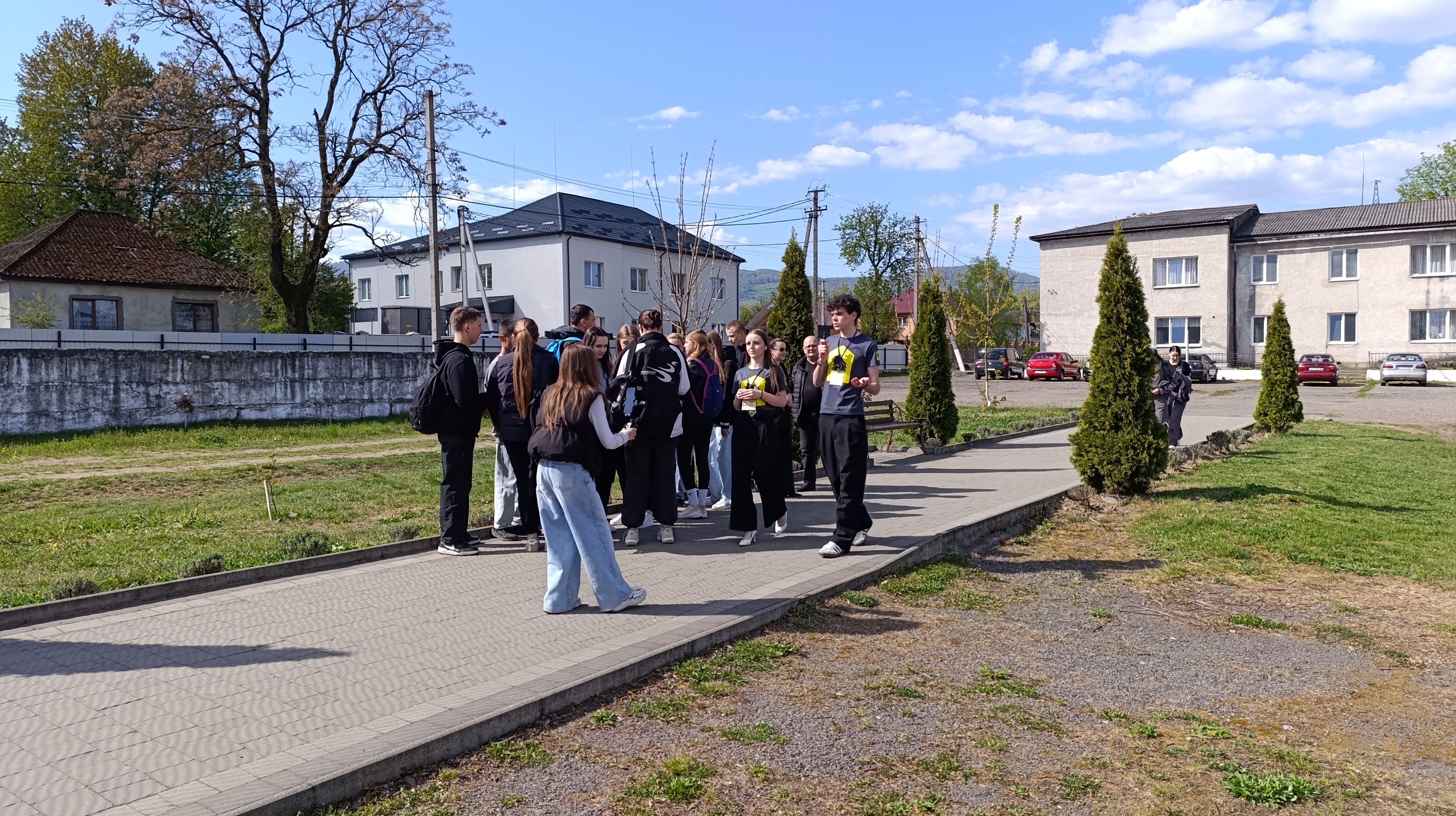 Фото до матеріалу: Майстер-класи та майбутнє молоді: у Сваляві пройшов День відкритих дверей
