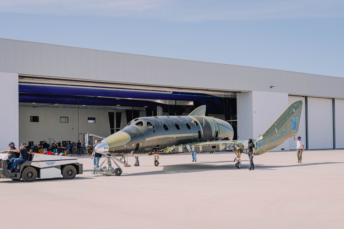 Фото до матеріалу: Virgin Galactic готує новий космоплан: дешевші польоти у космос очікуються після 2027 року