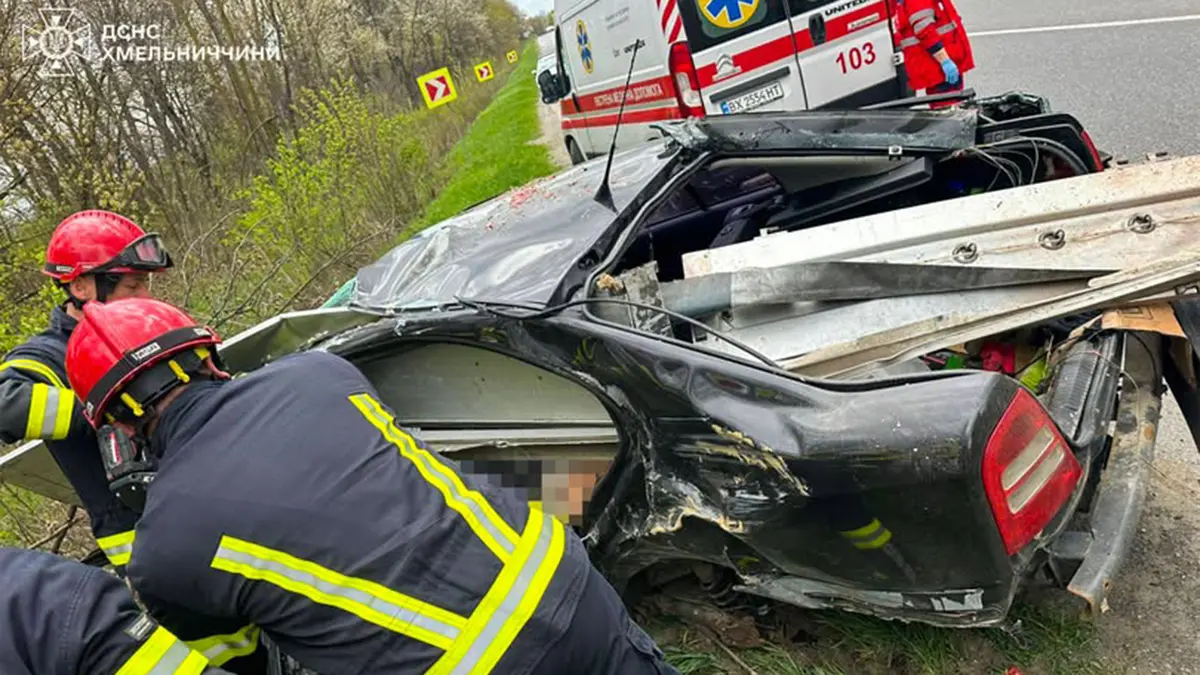 Фото до матеріалу: ДТП у Хмельницькому: народний депутат Сергій Лабазюк отримав травми після зіткнення на Кам'янецькій