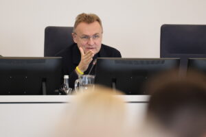 Фото до матеріалу: Чи збудують дорогу між Рясним та Левандівкою: Садовий назвав головну перешкоду