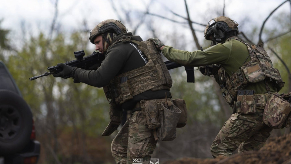 Фото до матеріалу: Кабмін спростив отримання посвідки на проживання для іноземців у ЗСУ