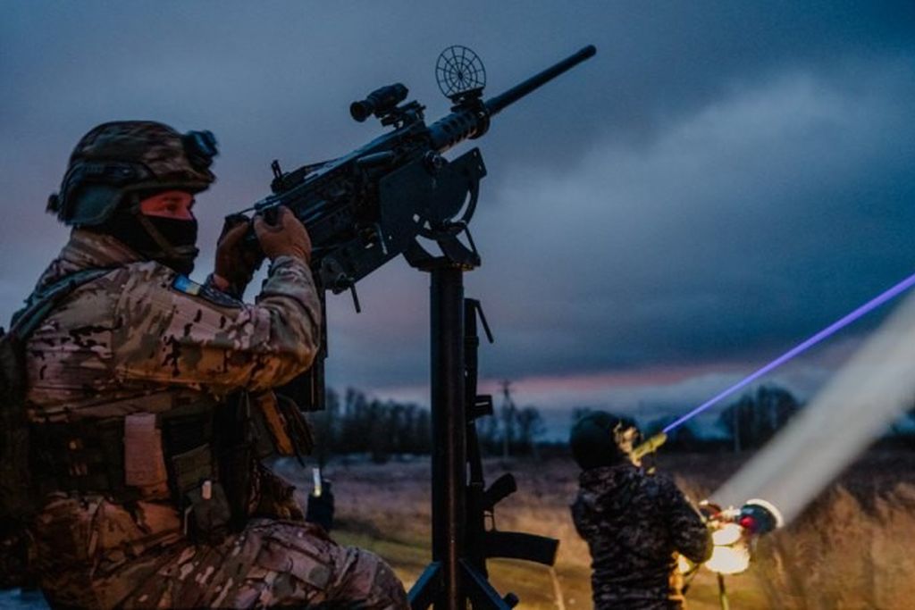 Фото до матеріалу: Ворог завдав комбінований удар по Україні: збито 41 ракету та 652 БпЛА