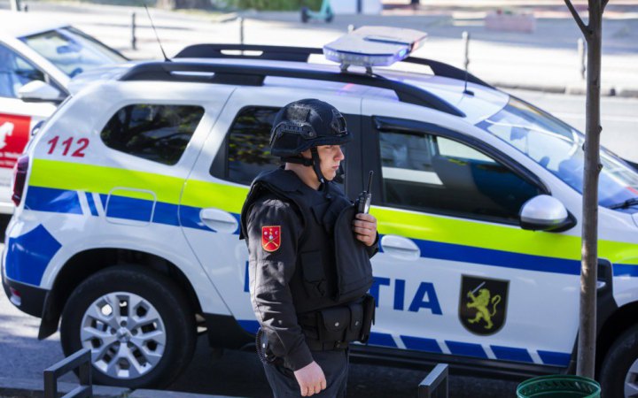 Фото до матеріалу: У центрі Кишинева через об'єкт, схожий на дрон, евакуювали людей із будинку