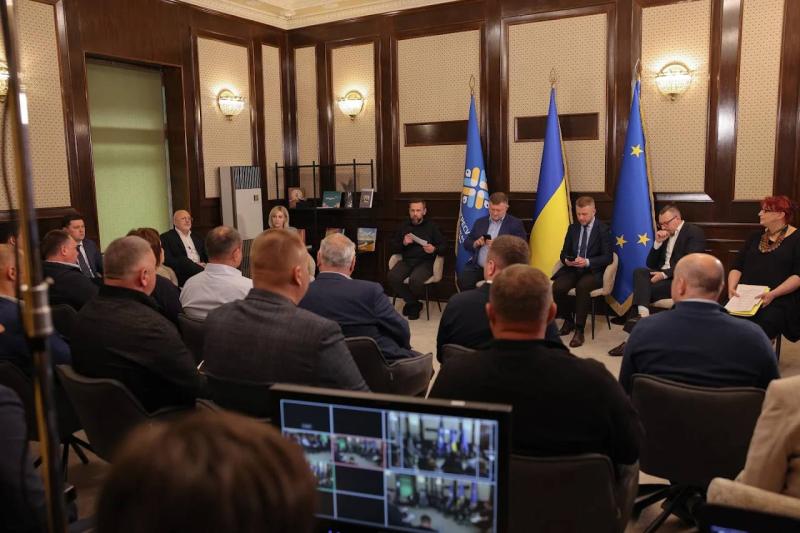 Фото до матеріалу: Ужгород: місцеві та регіональні влади обговорили ключові питання розвитку