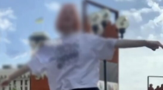 Фото до матеріалу: У Києві військовий у СЗЧ з іграшковою зброєю лякав відвідувачів супермаркету