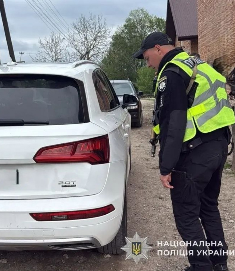 Фото до матеріалу: На Львівщині під час конфлікту чоловік обстріляв авто з мисливської рушниці