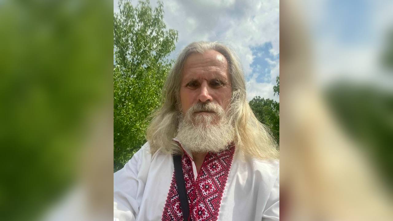 Фото до матеріалу: Священник ПЦУ з Калинопільщини зцілює людей, захоплюється бджільництвом, пише картини та вірші