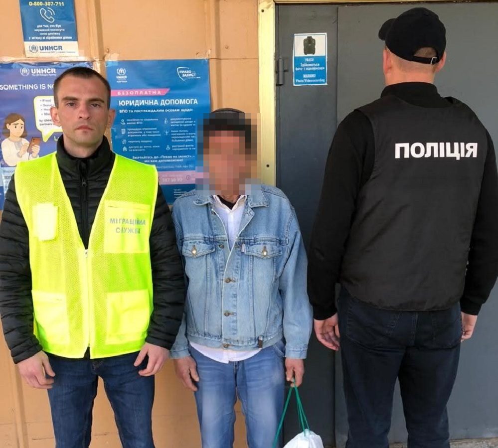 Фото до матеріалу: На Черкащині міграційна служба видворила громадянина Туреччини та готує до депортації мешканця Молдови
