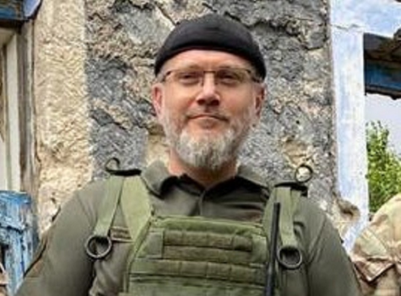 Фото до матеріалу: У Кривому Розі дороги посипатимуть майже золотим піском