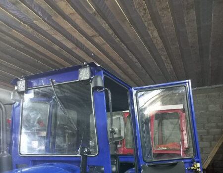 Фото до матеріалу: Майстер з Броніці виготовив понад 200 тракторних кабін