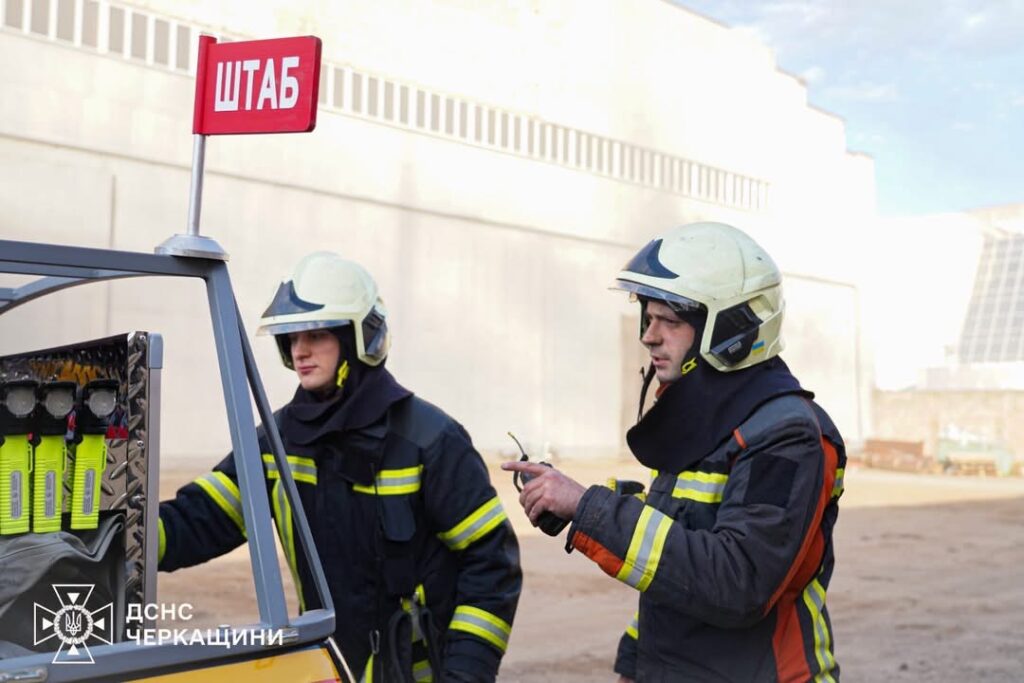 Фото до матеріалу: Пожежу на виробництві в Черкасах ліквідовано: обійшлося без постраждалих