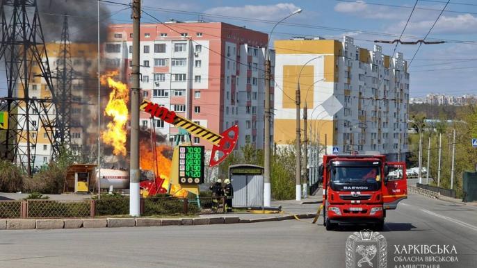 Фото до матеріалу: Російські дрони атакували газові заправки у чотирьох районах Києва