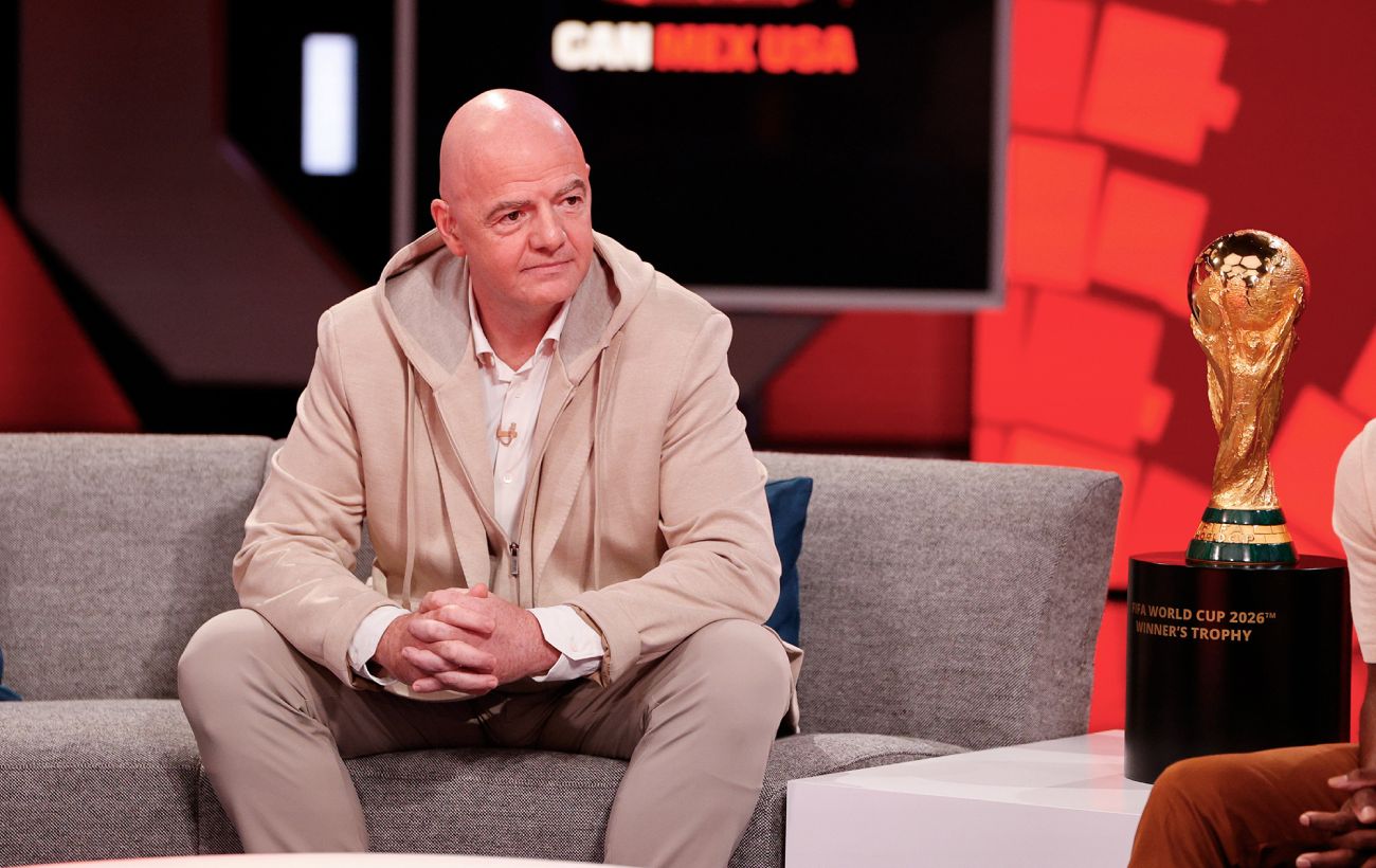 Фото до матеріалу: Провал "миротворця" Інфантіно: Палестина та Ізраїль влаштували демарш на сцені ФІФА