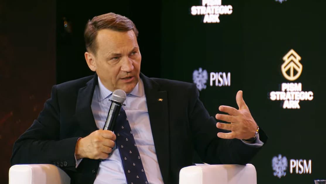 Фото до матеріалу: Сікорський вважає, що Путін вже замислюється, скільки ще зможе вести війну