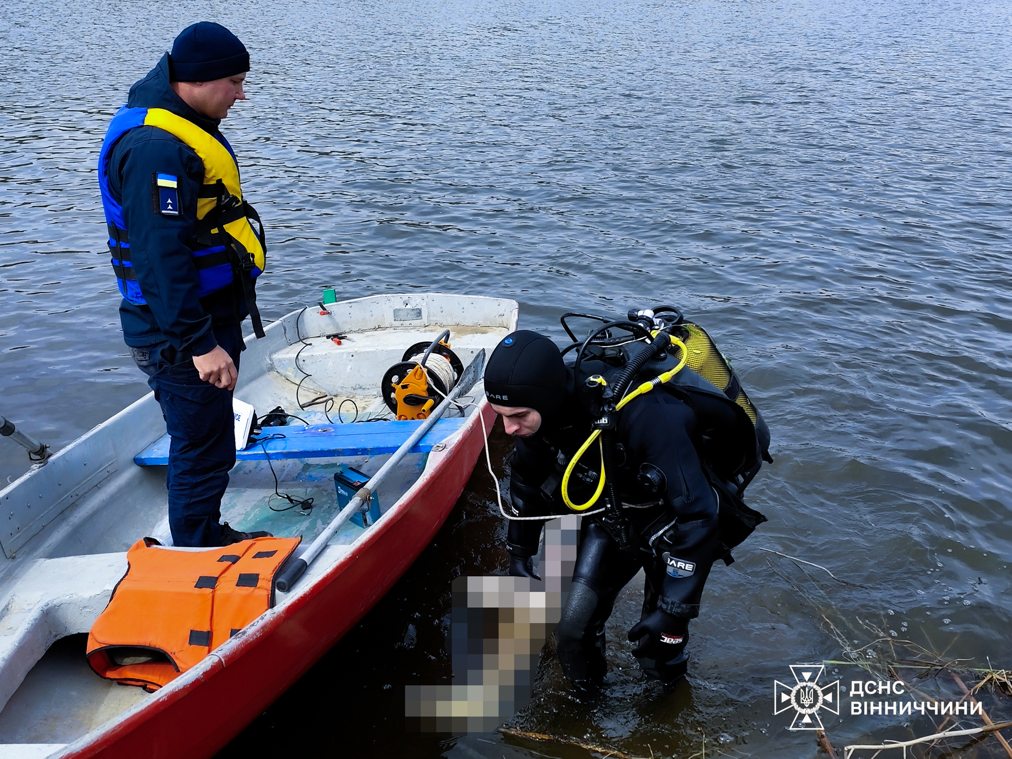 Фото до матеріалу: У Вінницькій області водолази знайшли тіло чоловіка на дні ставка