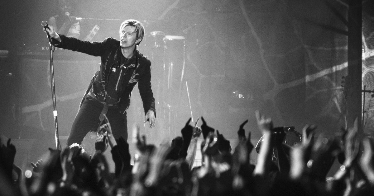 Фото до матеріалу: Paramount і Warner Music уклали угоду про фільми про Бові, Мадонну та Дуа Ліпу