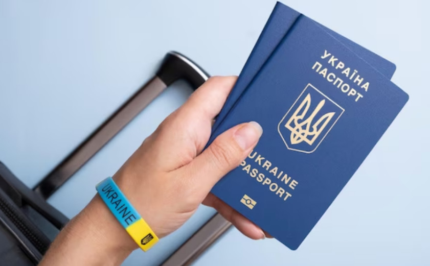 Фото до матеріалу: З 4 травня українці в Польщі можуть подати заявку на посвідку CUKR