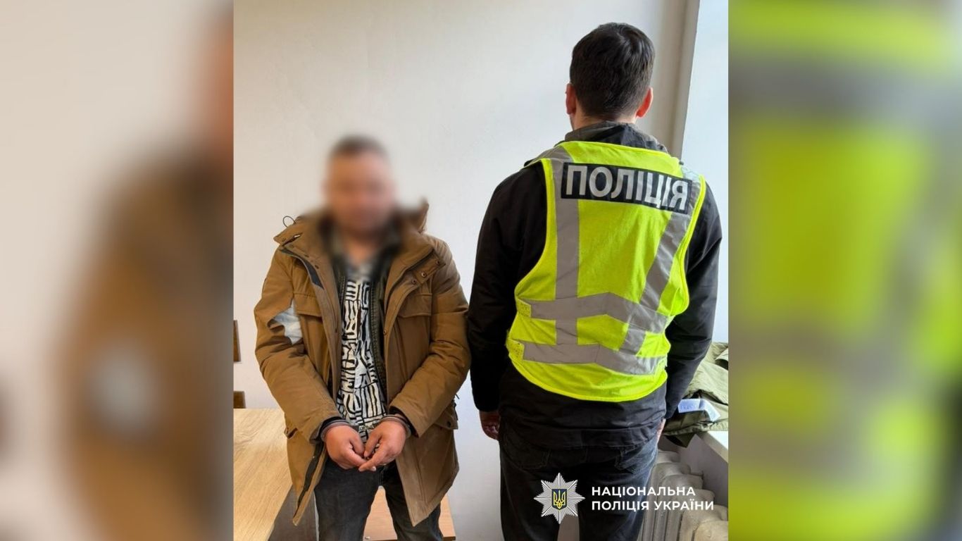 Фото до матеріалу: Прикарпатський переправник за 17 тисяч гривень: затримали чоловіка, що вез чоловіків до Румунії