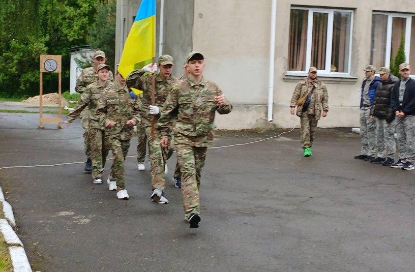 Фото до матеріалу: У Корці вперше провели міжшкільний етап гри «Сокіл» («Джура») на базі Центру дитячої та юнацької творчості