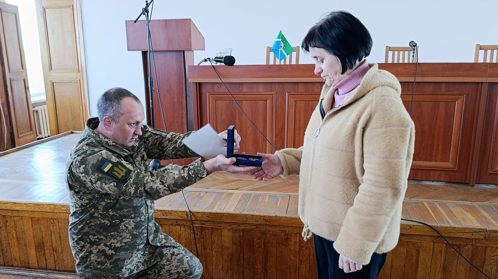 Фото до матеріалу: Родина Героя Сергія Ткачука отримала «Комбатантський хрест» у Маневичах