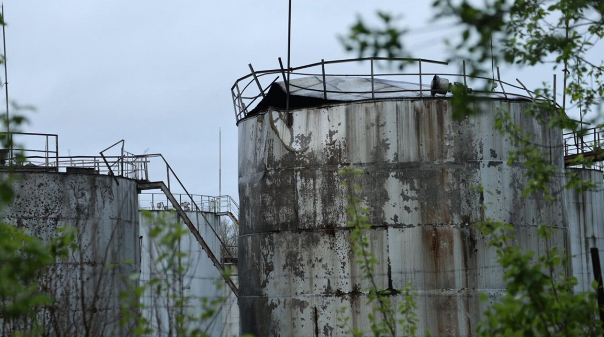 Фото до матеріалу: У Латвії впали два дрони з території Росії, один влучив у резервуар нафтобази