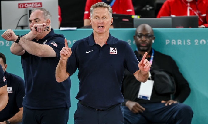 Фото до матеріалу: ESPN пропонує Стіву Керру повернутися до телебачення, Голден Стейт відмовляється відпускатиме