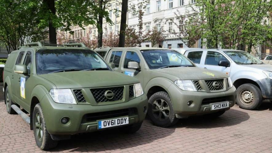Фото до матеріалу: У Львові завершив рух міжнародний конвой з 38 позашляховиками для ЗСУ