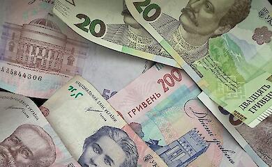 Фото до матеріалу: Жінки-держслужбовці в Україні: хто може виїхати за кордон
