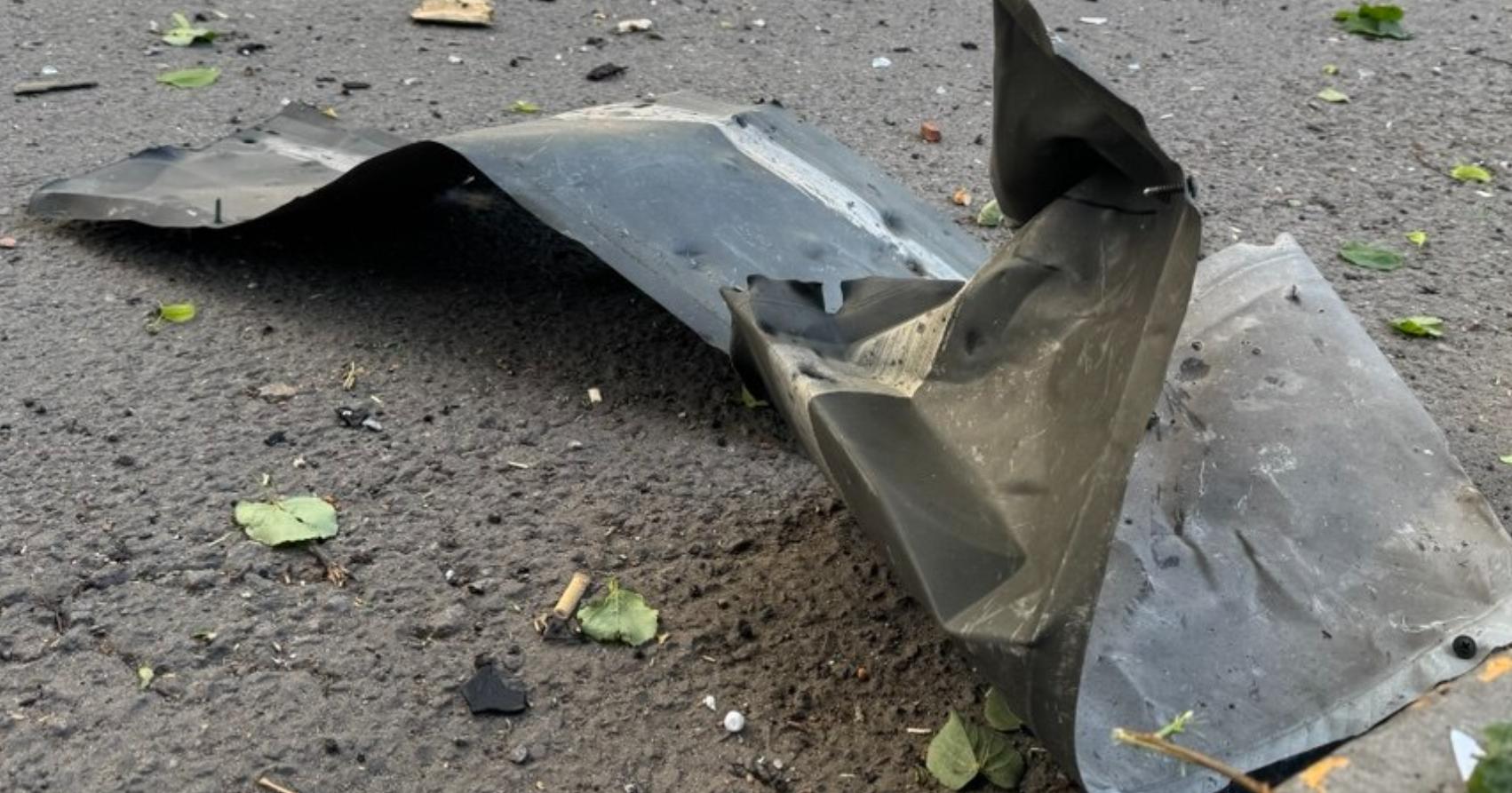 Фото до матеріалу: Уламки дронів завдали пошкодження двом оселям та електромережі в Надвірнянському районі
