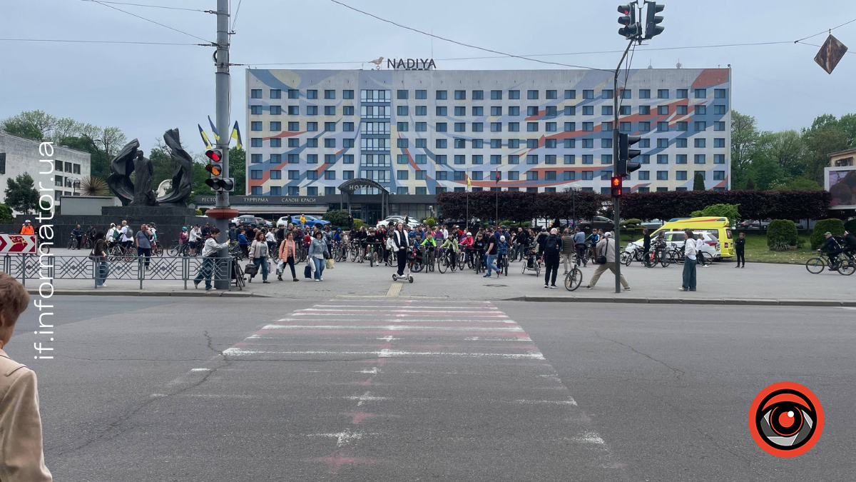 Фото до матеріалу: Благодійний велопробіг до Дня міста: франківці збирали кошти на 102-шу бригаду