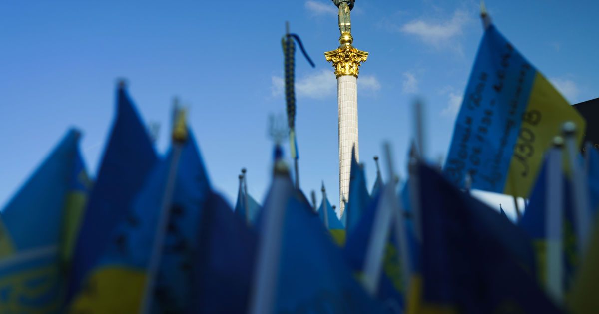 Фото до матеріалу: В Україні знову подовжили мобілізацію і воєнний стан: доки триватимуть