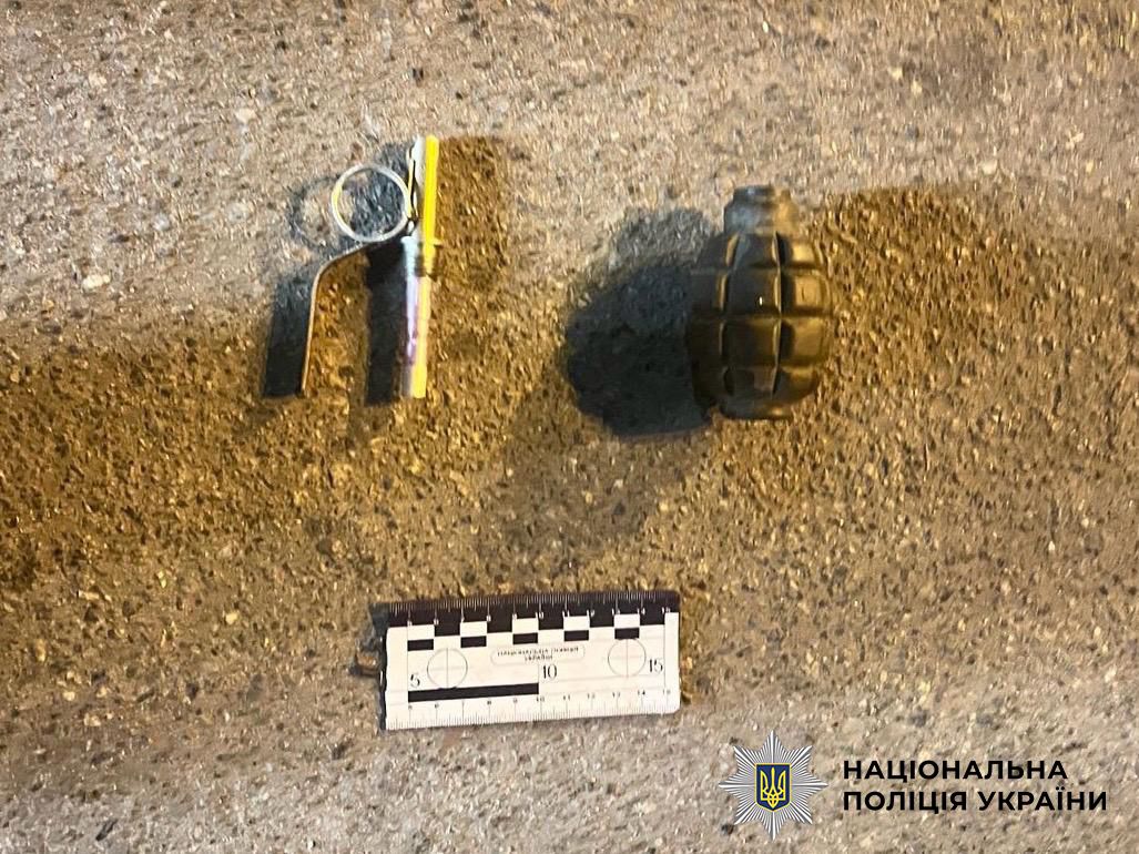 Фото до матеріалу: У Києві судитимуть іноземця за погрози гранатою перехожим