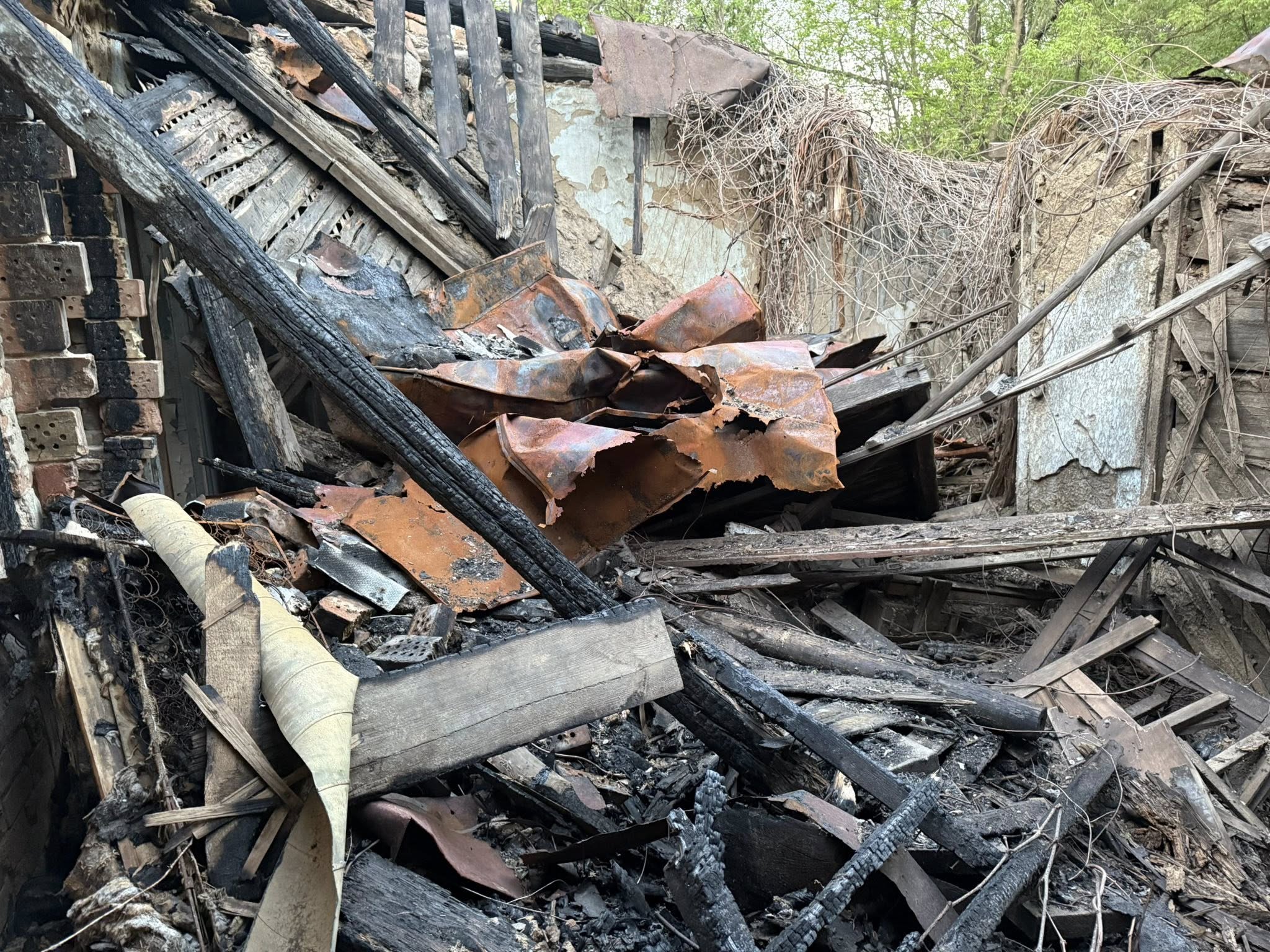 Фото до матеріалу: У Солом'янському районі згорів унікальний будинок залізничників кінця XIX століття