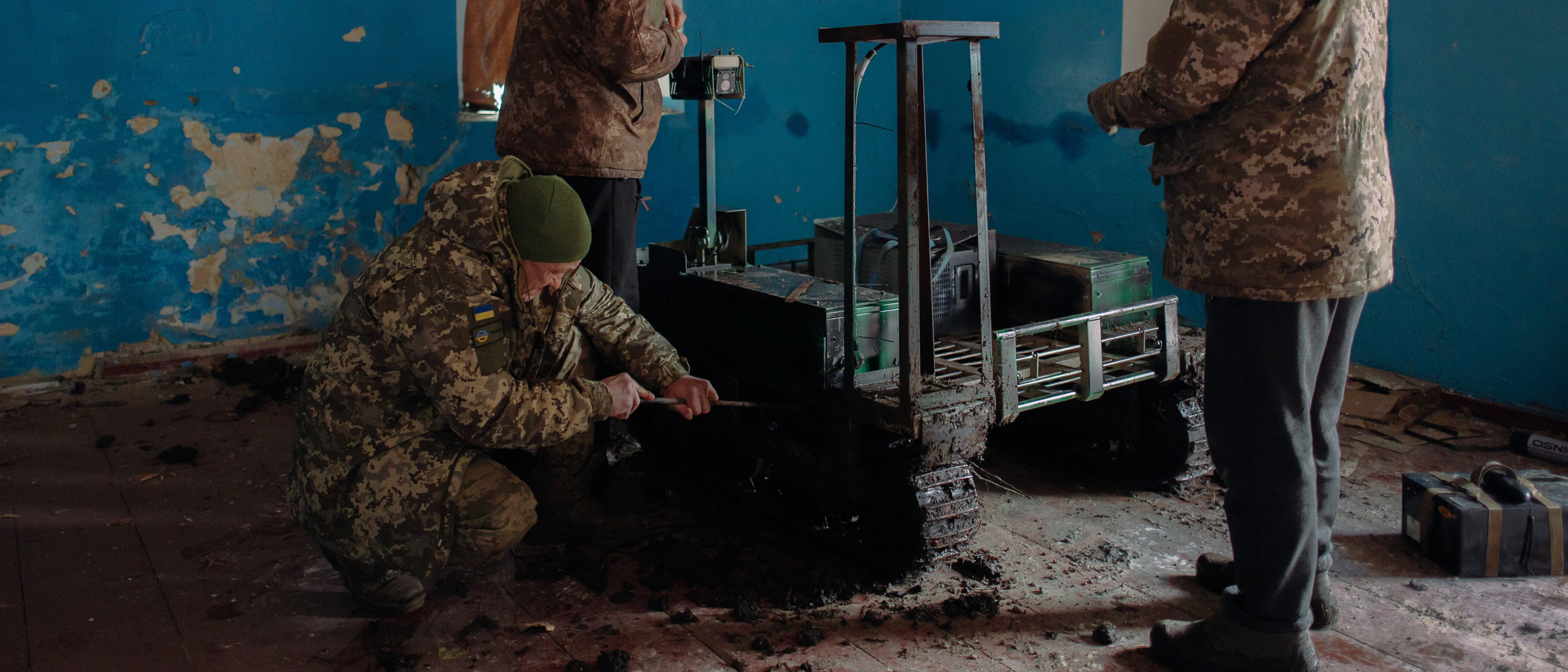 Фото до матеріалу: На Харківському фронті: військові 33-ї бригади відновлюють роботу роботів у небезпечних умовах