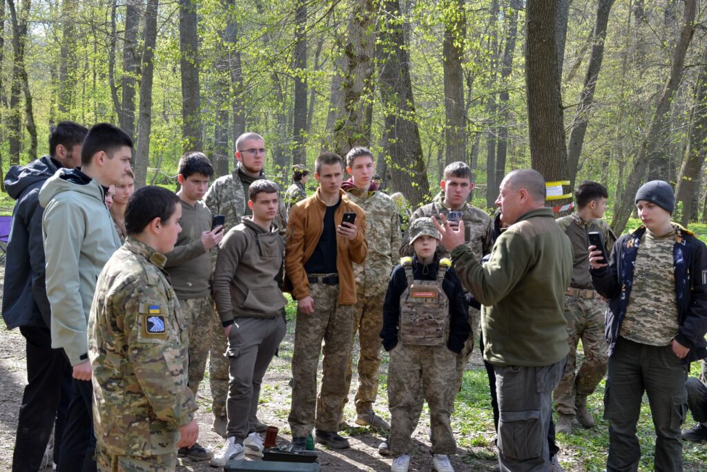 Фото до матеріалу: Чемпіонат «Чорний ворон» на Кіровоградщині: учасники змагалися в пам'ять про Холодноярську республіку