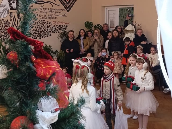 Фото до матеріалу: У Красному відкрилася резиденція Святого Миколая з благодійною місією