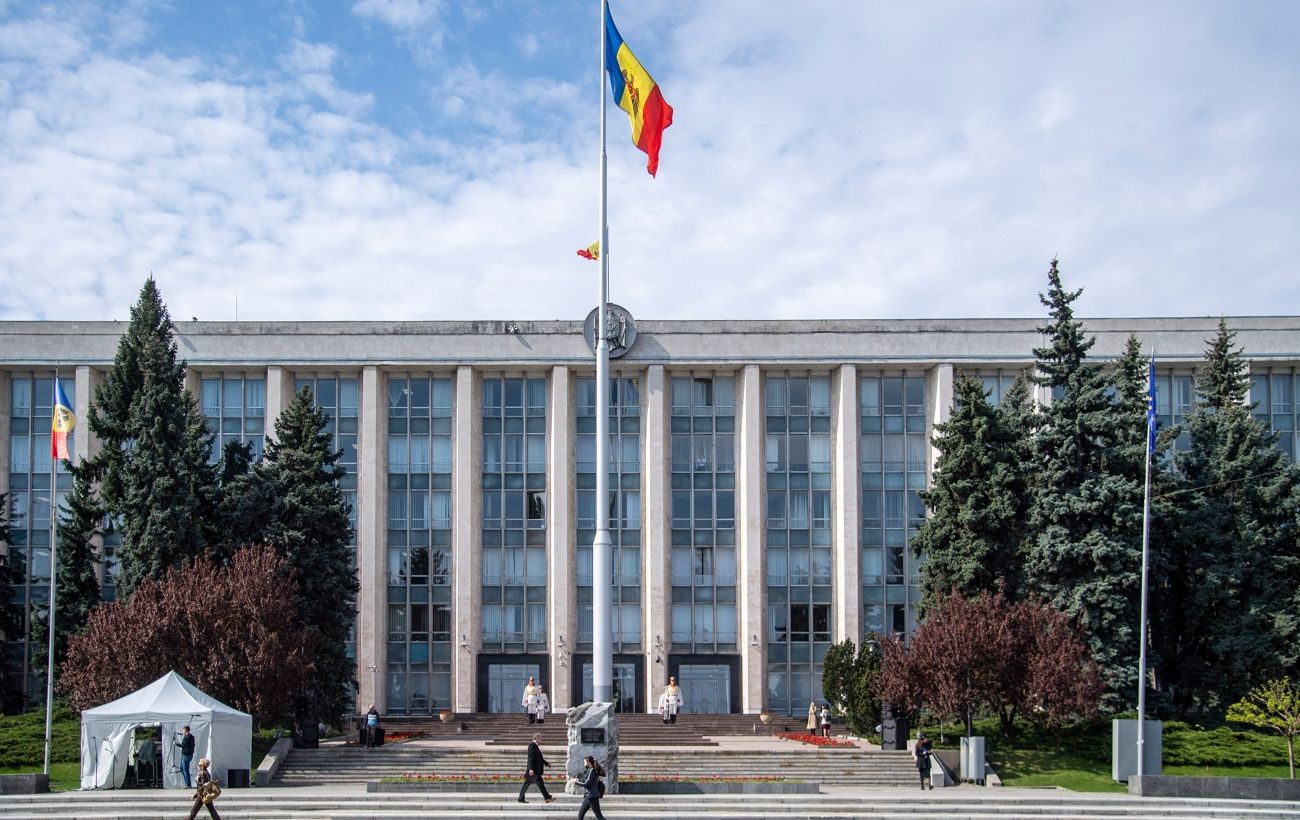 Фото до матеріалу: Молдова робить румунську єдиною мовою парламенту: протест проросійської опозиції