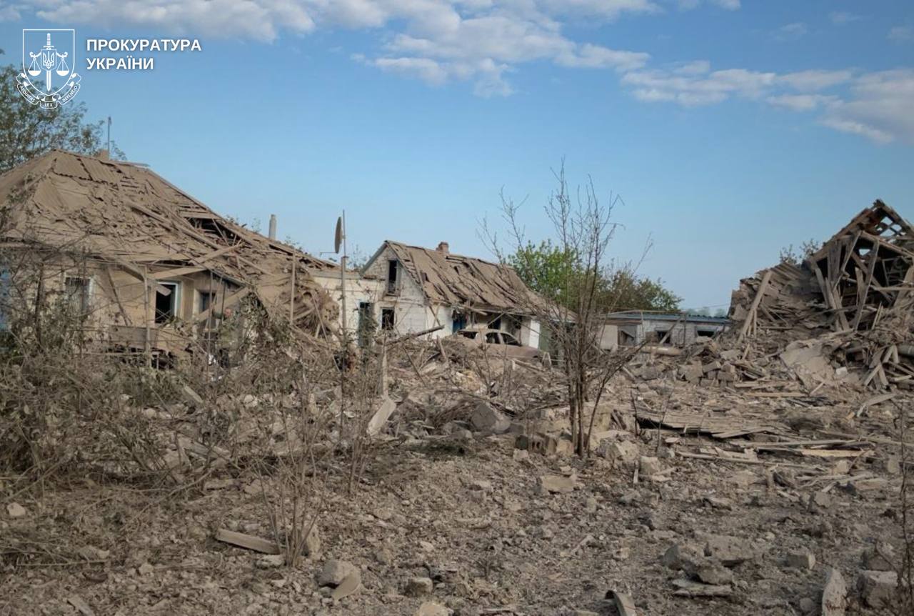 Фото до матеріалу: Четверо загиблих на Синельниківщині, постраждали підлітки на Нікопольщині: зранку до вечора ворог бив по районах