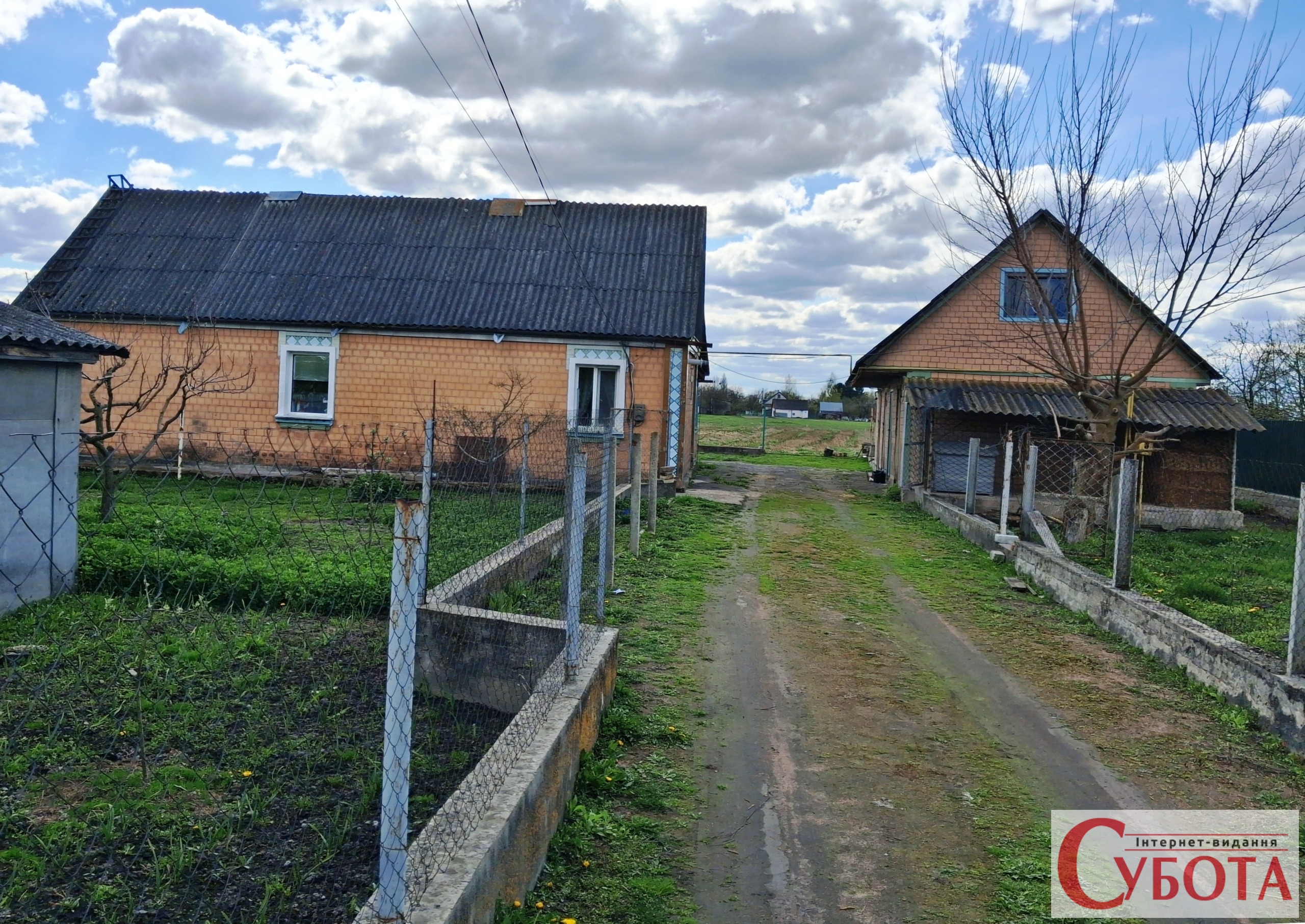 Фото до матеріалу: Загадкова смерть у Пулинах: 59-річний чоловік застрелився у власному будинку