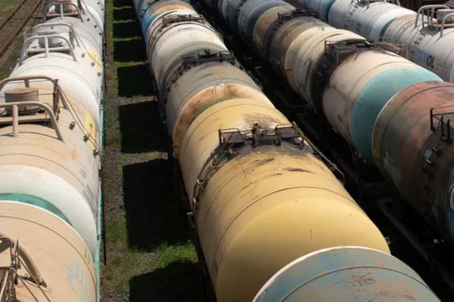 Фото до матеріалу: Глобальні нафтові резерви скорочуються через напругу в Ірані