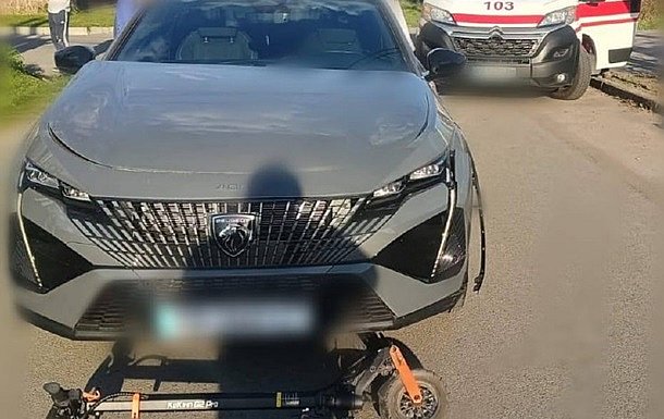 Фото до матеріалу: Смертельна ДТП у Фастівському районі: водій збив двох дітей на самокатах