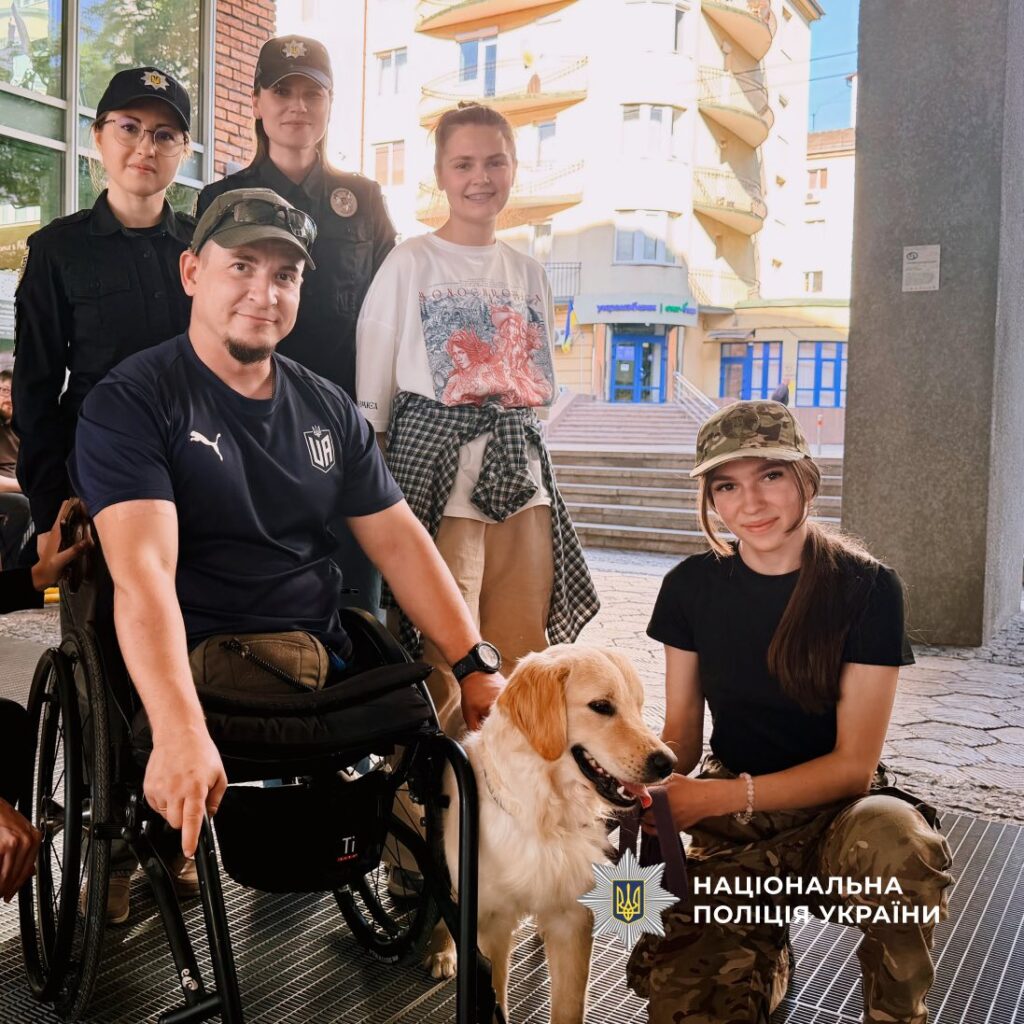 Фото до матеріалу: Кінополіція та службові собаки допомогли пораненим військовим на Івано-Франківщині